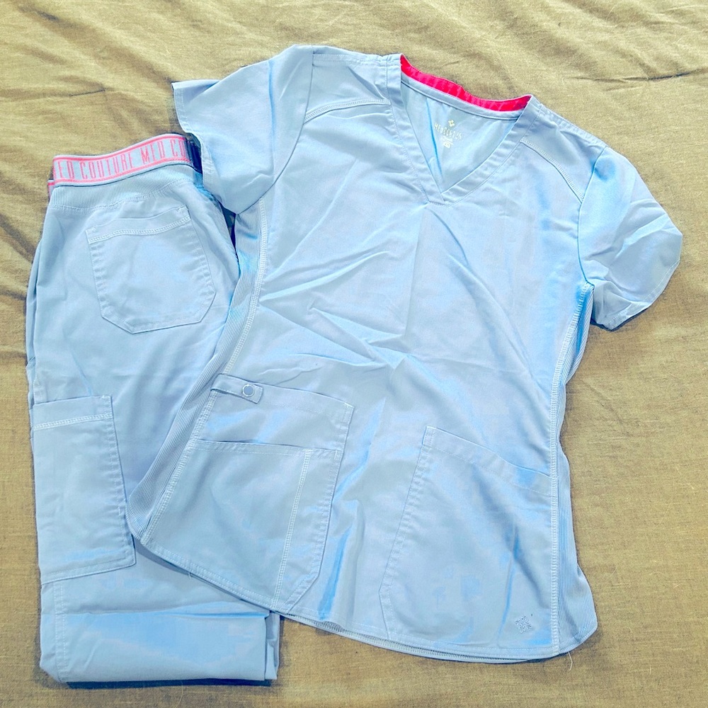 MedCouture women’s Scrubs, ceil blue